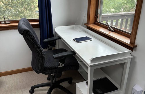 Wolcott House | Relax on the water's edge