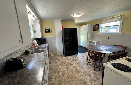 Upper Village House | Relax, Recharge, and Ride in the White Mountains!
