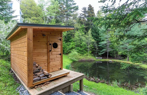 Winhall House | Relax & Recover Mountain Retreat - Hot Tub + Sauna + Home Gym