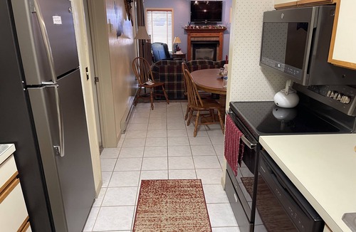 Clymer Condo | Relaxing Peek ‘n Peak Ski & Golf Condo near the slopes