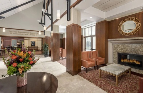 Blacksburg Hotel | Relaxing Room w/Free Parking | Explore Virginia Tech Campus | Hotel Unit
