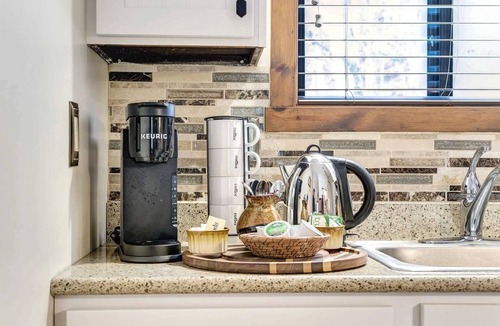 Quechee Condo | Relaxing Unit in Heart of Quechee - Mill Run 2C