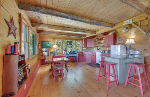 Sharon Cabin | Remote Escape: Vermont Cabin w/Mountaintop Views!