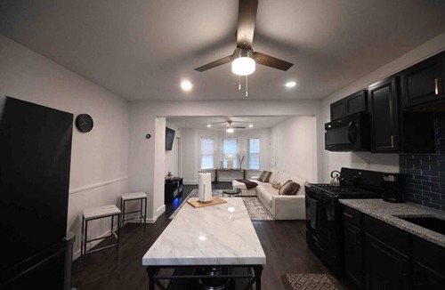 Ansonia Apartment | Renovated 2 bedroom entire apartment w/parking