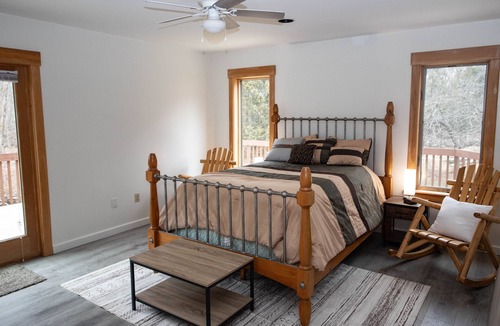 Belmont House | Renovated 3 Bedroom 2 Bath Home Close to Okemo Resort, Golf, Lakes Restaurants