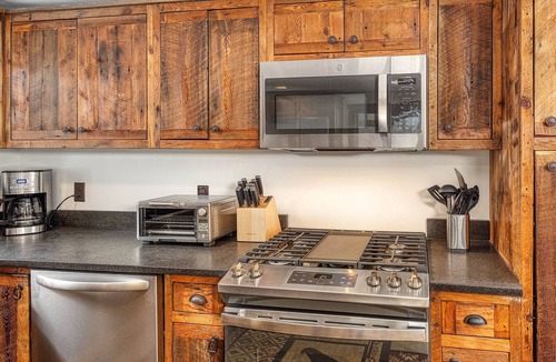 Twin Mountain Cabin | Renovated Cabin On River|Bretton Woods| Mt. Washington|Fishing+Hiking| Fire pit|