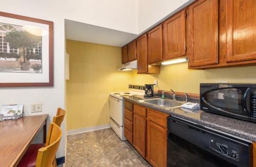 Merrimack Hotel | Residences at Daniel Webster