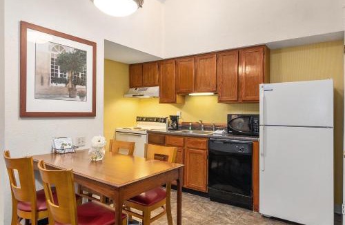 Merrimack Hotel | Residences at Daniel Webster