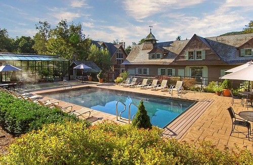 Proctorsville Condo | Resort Home with heated Pool and Tennis