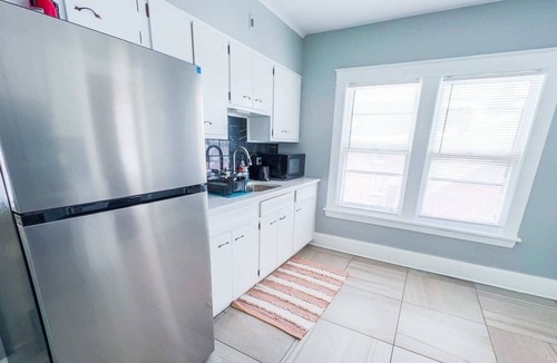 Niagara Falls Apartment | Restful 3 bedroom Minutes From Falls & Casino on the American Side!