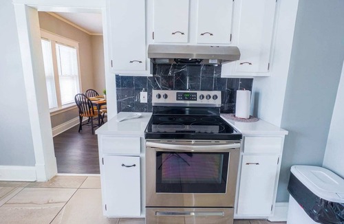 Niagara Falls Apartment | Restful 3 bedroom Minutes From Falls & Casino on the American Side!