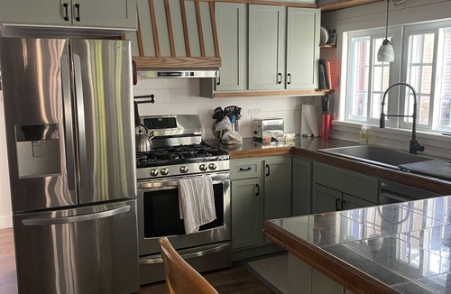 Blodgett Landing Cottage | Restored 4 Bedrm Lakefront Summer cottage on Lake Sunapee Blodgett Landing