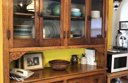 Mountain Dale House | Retro Comfort, Waterside Deck-Life, Warm by Fires, Ramble & Restore