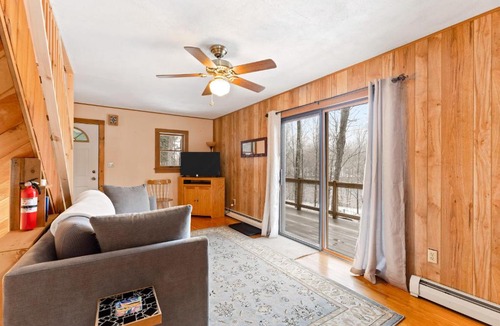 Warrensburg House | River Road Treehouse Retreat