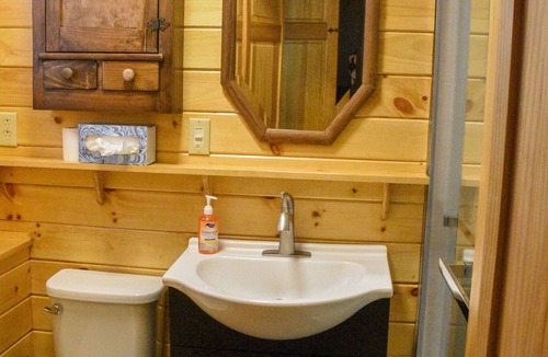 Jay House | River Rock Chalet, in-law suite with private entrance, 2 bedrooms and 2 baths.