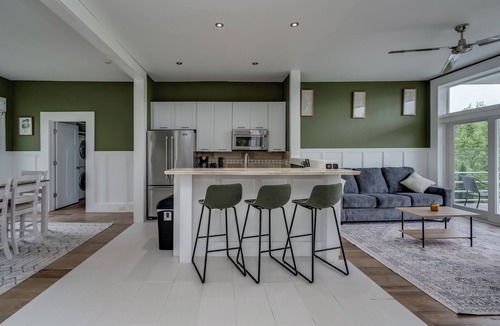Watertown House | River's Getaway- an urban oasis!
