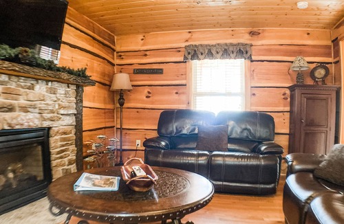 Elkton Cabin | Riverfront Cabin near Massanutten Resort with Hot Tub and Fire Pit