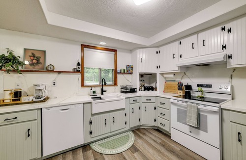Ouaquaga House | Riverfront Retreat w/Near Boat Launch in Nineveh!