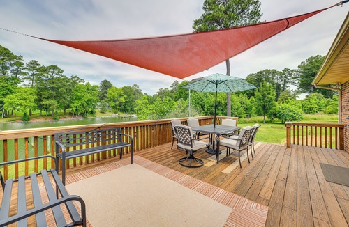 Weems House | Riverfront Virginia Home - Dock, Fire Pit & Kayaks