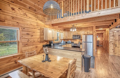 Twin Mountain Cabin | River’s Bend - Riverfront Bretton Woods Cabin