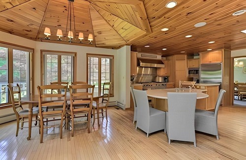 Hancock House | Riverside Retreat in The Catskill Mountains