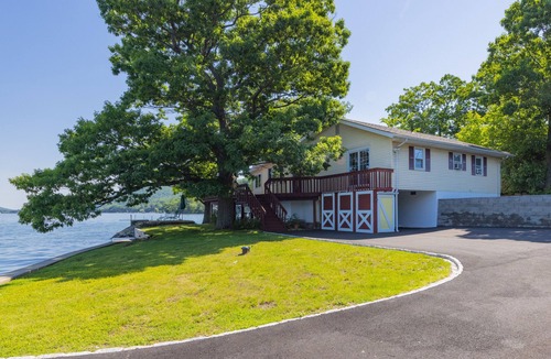 Greenwood Lake House | Rocky Point- ABSOLUTELY THE BEST LAKEFRONT location on Greenwood Lake!