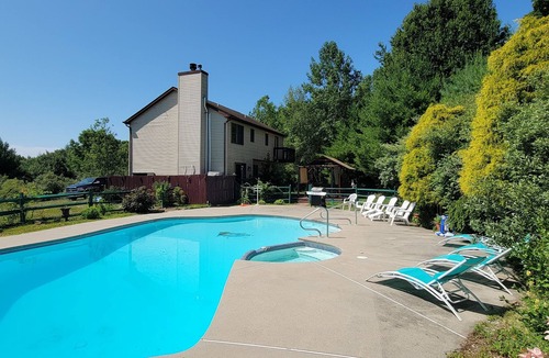 Jonas Villa | Romantic Secluded Private Villa with Pool, Hot Tub, Sauna/Steam, Games