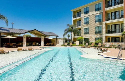 Pearland House | Royal 👑 1 Bedroom~Tranquil~Near Entertainment!!
