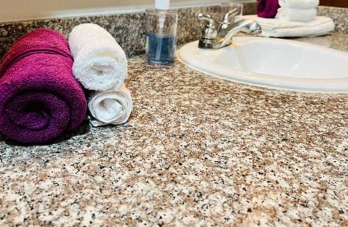 Pearland House | Royal 👑 1 Bedroom~Tranquil~Near Entertainment!!