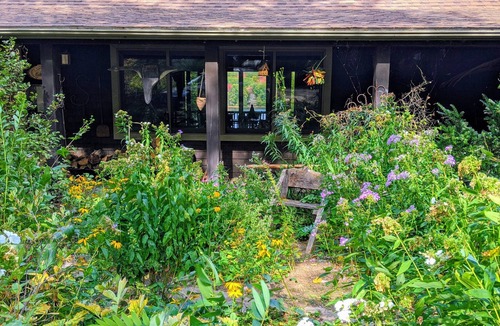 Pittsfield House | Rustic and luxurious 4 bedroom house on secluded NH lake!