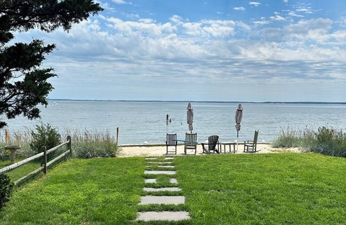 Town of Southold Town House | Safe Family Fun, steps from Veteran's Beach