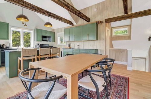 Bromley Mountain House | Sap House Hideaway | Walk to Bromley Mt w/Hot Tub