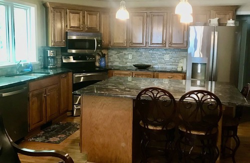 Saratoga Springs House | Saratoga Home close to Race Track. n Privacy in a spacious home with Pool