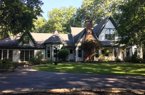 Saratoga Springs House | Saratoga Home close to Race Track. n Privacy in a spacious home with Pool