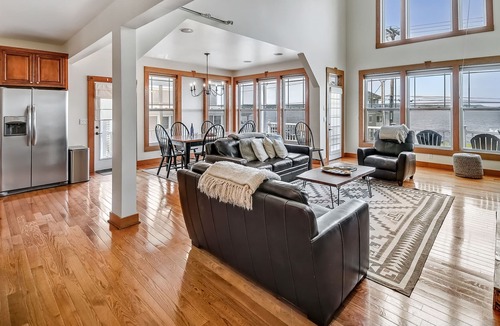 Saratoga Springs House | Saratoga Lakeside Lookout|9 Beds|EV Charger|Views