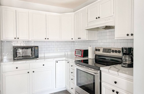 Saugerties House | Saugerties Retreat 1 min walking from HITS, 7 BRs