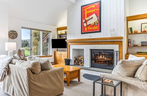Quechee Condo | Sauna, Close to Club - Gracious Dartmouth Place 9B