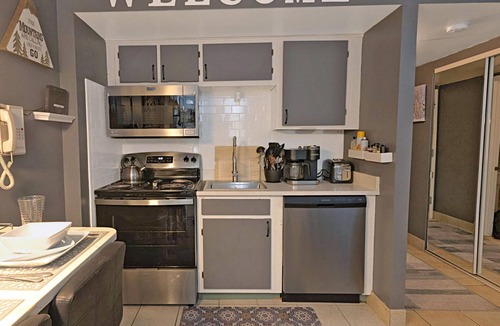 Snowshoe Condo | SC 2211: Contemporary Cozy Studio | Perfect Basecamp for Ski Days & Nights