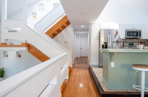 Brewster House | Scandinavian Peaceful Oasis, Mountain View, hot tub