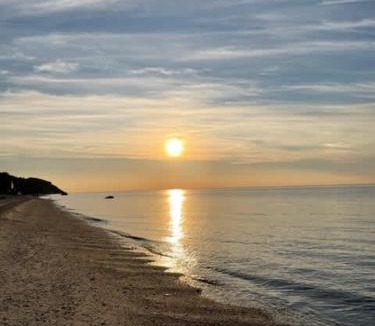 Wading River House | Sea Cliff Charm: 5 Mins to Beach, Firepit