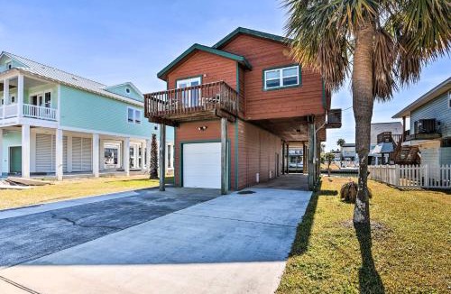 Galveston House | Sea Isle Galveston Getaway Less Than 1 Mile to Beach!