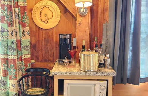 Seal Cove Cottage | Sealport Ocean Side Cozy Cottage