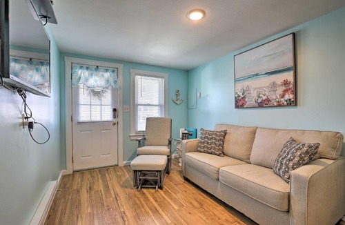 Salisbury Beach Apartment | Seaside Escape with Porch and Direct Beach Access
