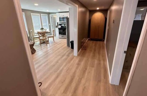Seabrook Apartment | Seaside Shanty - Walk to Hampton & Seabrook Beach!