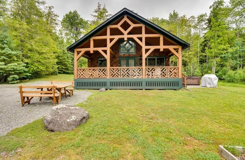 Tannersville House | Secluded Elka Park Cabin Hot Tub and Fire Pit!