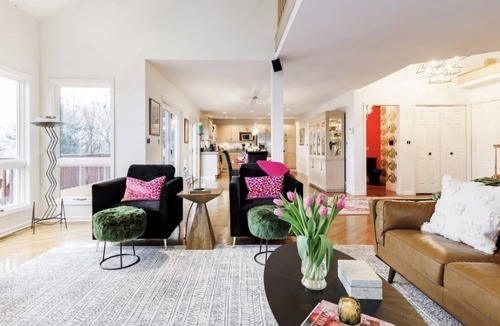 Westside House | Secluded house with city and lake views- close to everything