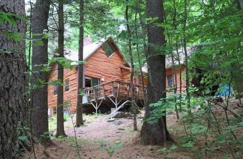 Sandwich Cabin | Secluded, Lakeside Log Cabin on Squam Lake with private dock