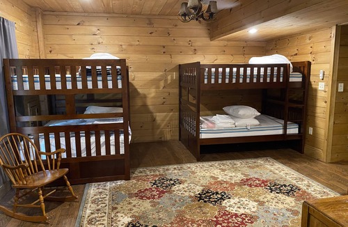 Peaks Cabin | Secluded Mountain Top Cabin with Game Room in Bedford
