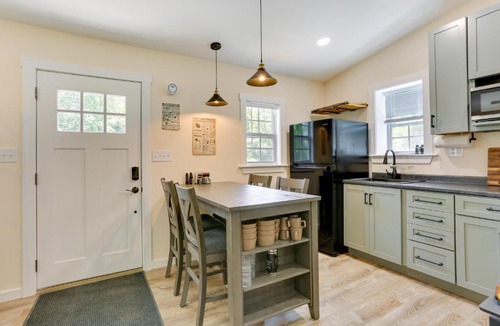 East Stroudsburg House | Secluded Poconos Cabin 75 Acres and Fire Pit!