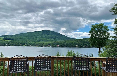 Barnet House | Secluded, Vermont lakefront home & private shore. Summer 2025 sold out.